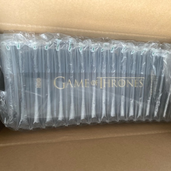 Game of Thrones: The Complete Collection Boxed Set (Limited Edition Blu-Ray) - Picture 7 of 10